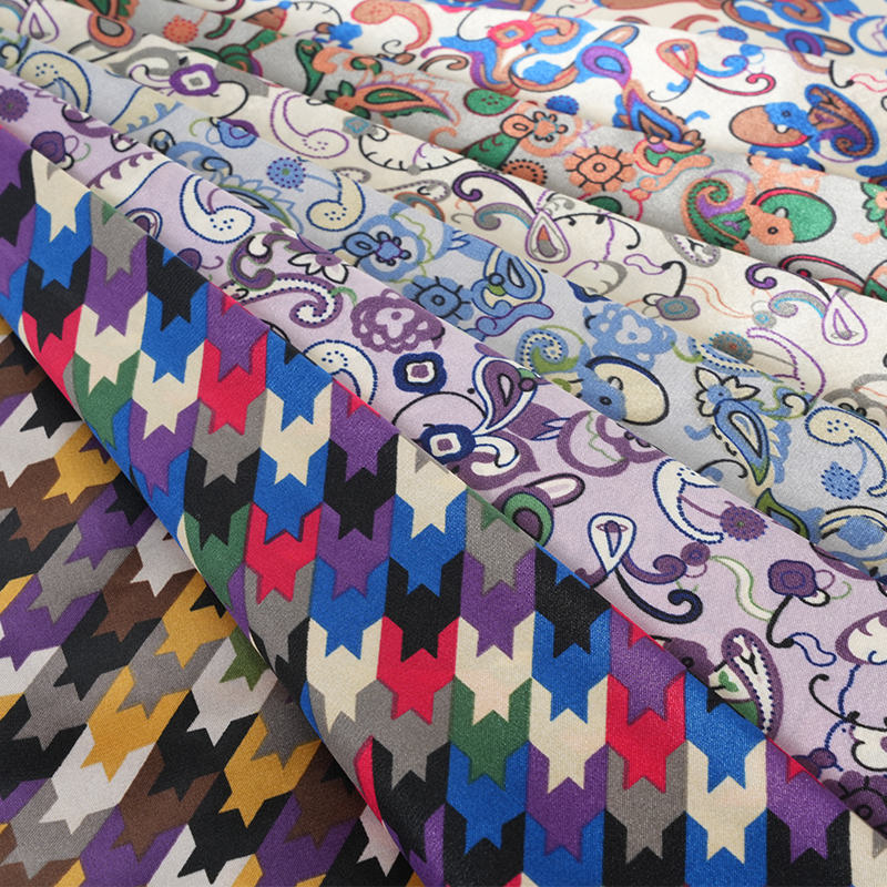 পলিয়েস্টার 50*75 টুইস্টেড সাটিন জ্যামিতিক সাটিন প্রিন্টিং ফ্যাব্রিক